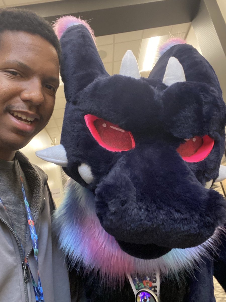 TobyInt's tweet photo. #fursuitFriday tall, furry dragon, argon https://t.co/YKpAYuHA0L