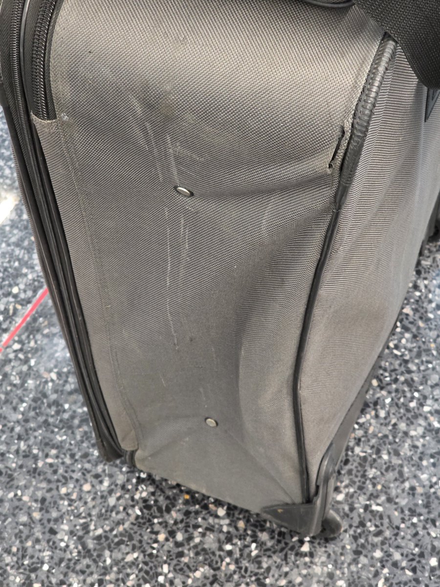 KyleSwickard's tweet photo. Hey, @united thanks for damaging my luggage. https://t.co/ttXxUW3q2C