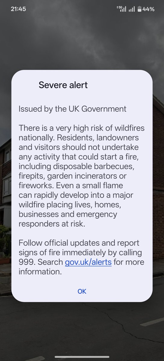Kareem_xHH's tweet photo. @10DowningStreet is really necessary to receive this alert 3 times this evening in less that 3 hours?! It's ok here...I understood your idea from the first text alert message!  🙄 https://t.co/pw9wkXWkF0