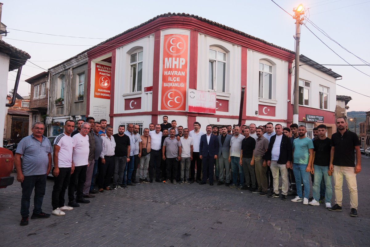 gokayyuksel10's tweet photo. 📍 Havran’dayız 

Yoğun Meclis mesaimiz nedeniyle katılamadığımız 15. Olağan Havran İlçe Kongremizin ardından, İlçe Başkanlığı görevine seçilen Osman Coşkun ve kıymetli yönetim kurulunu ziyaret ettik. 

Akşam namazı sonrasında gerçekleştirdiğimiz ziyaret kapsamında bizleri ağırlayan Havran Avcılar Kulübü Başkanı Sadettin Adışen’e misafirperverliği ve nazik hediyeleri için teşekkür ediyorum. 

İlçe Başkanımız Osman Coşkun ve kıymetli yönetim kuruluna görevlerinde başarılar diliyorum. 

Kongremizin teşkilatımıza, Havran’ımıza ve Milliyetçi Hareket Partimize hayırlı olmasını temenni ediyorum. 

Birlik ve beraberlik içerisinde, omuz omuza çalışmaya devam edeceğiz. 🇹🇷