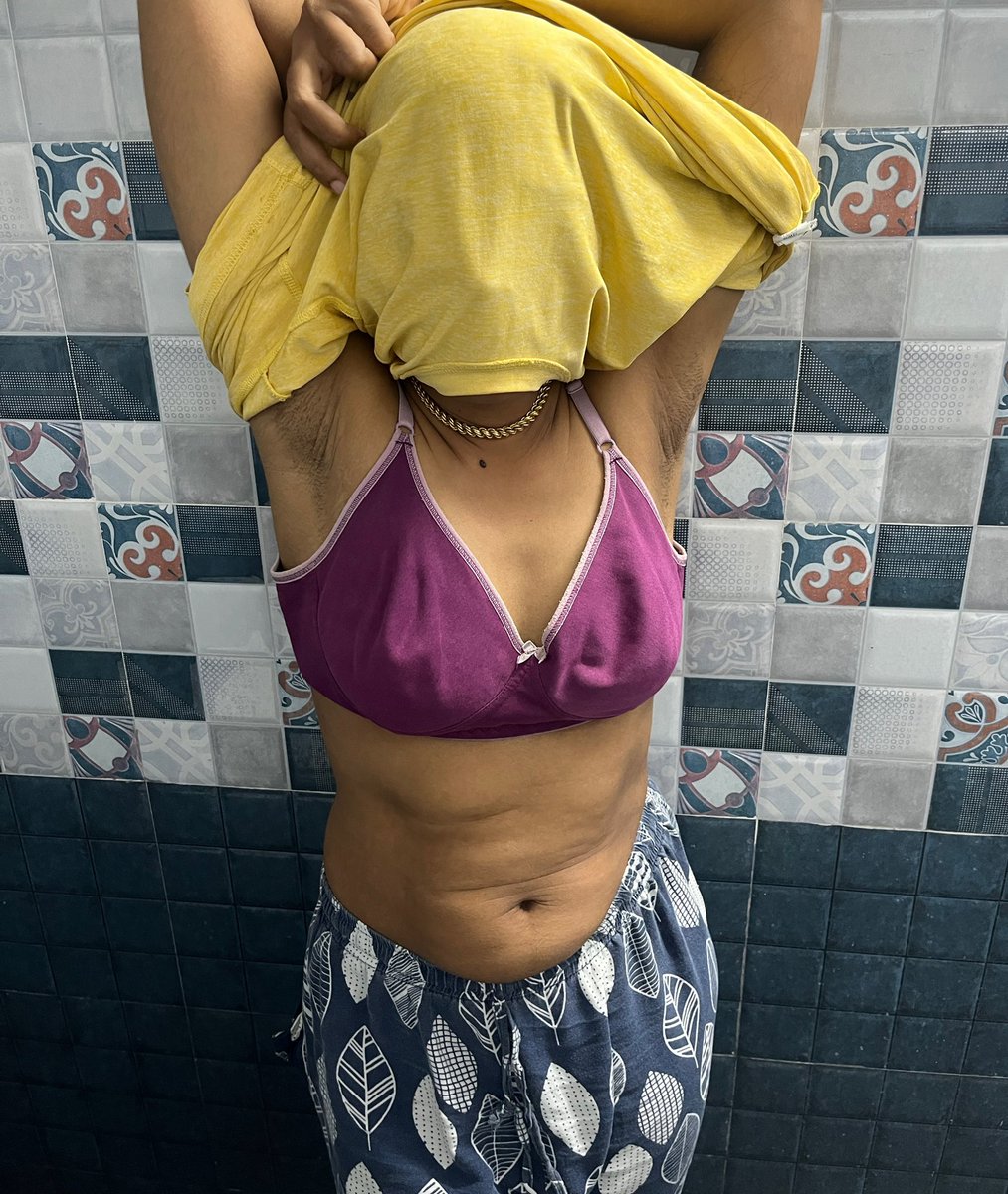 clownprince70's tweet photo. en pondaatti akul epadi iruku👅💋🥵 https://t.co/swTb4ug6t9