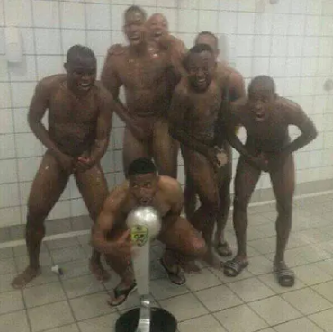 Qhawe5654's tweet photo. We never asked you to explain this. https://t.co/Ov1JyDdpIZ