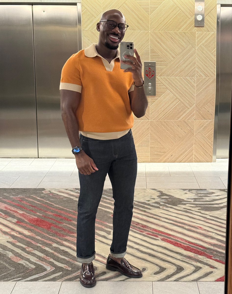 King_Wayde_'s tweet photo. Your favorite flight attendant qualified to take yall around the world for another year! ✈️😘 https://t.co/aCgLb8Cc41