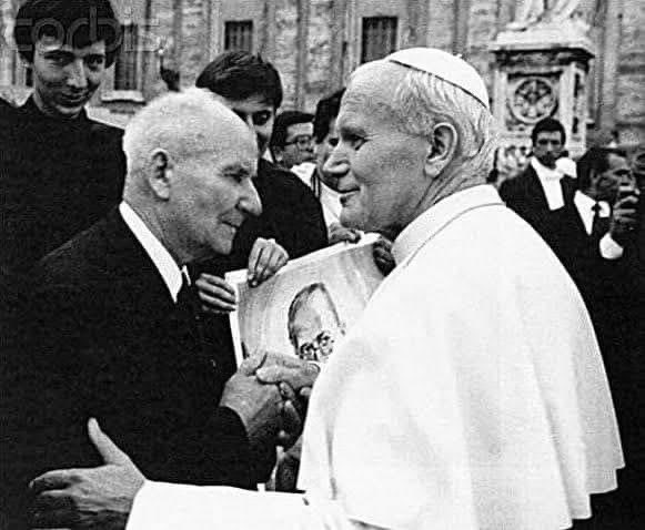 Sachinettiyil's tweet photo. Franciszek Gajowniczek, the man whose place St. Maximilian Kolbe took at Auschwitz, survived and was reunited with his wife after the war. He lived until 93, spending the rest of his life bearing witness to Kolbe’s sacrifice. He was present at both Kolbe’s beatification in 1971 and canonization in 1982.