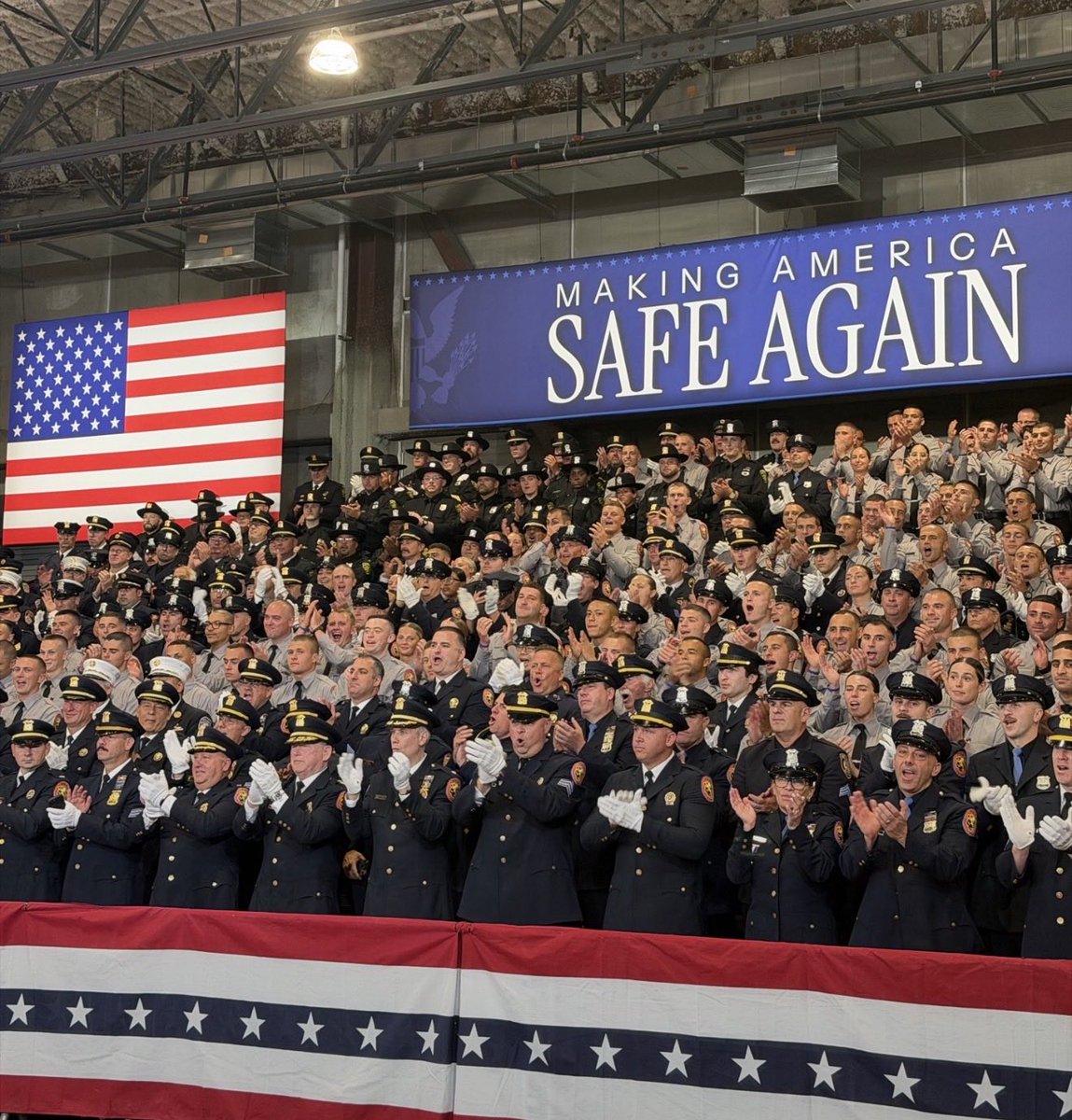 MAGAVoice's tweet photo. THESE BRAVE MEN AND WOMEN LOVE TRUMP https://t.co/GIfnust3GN