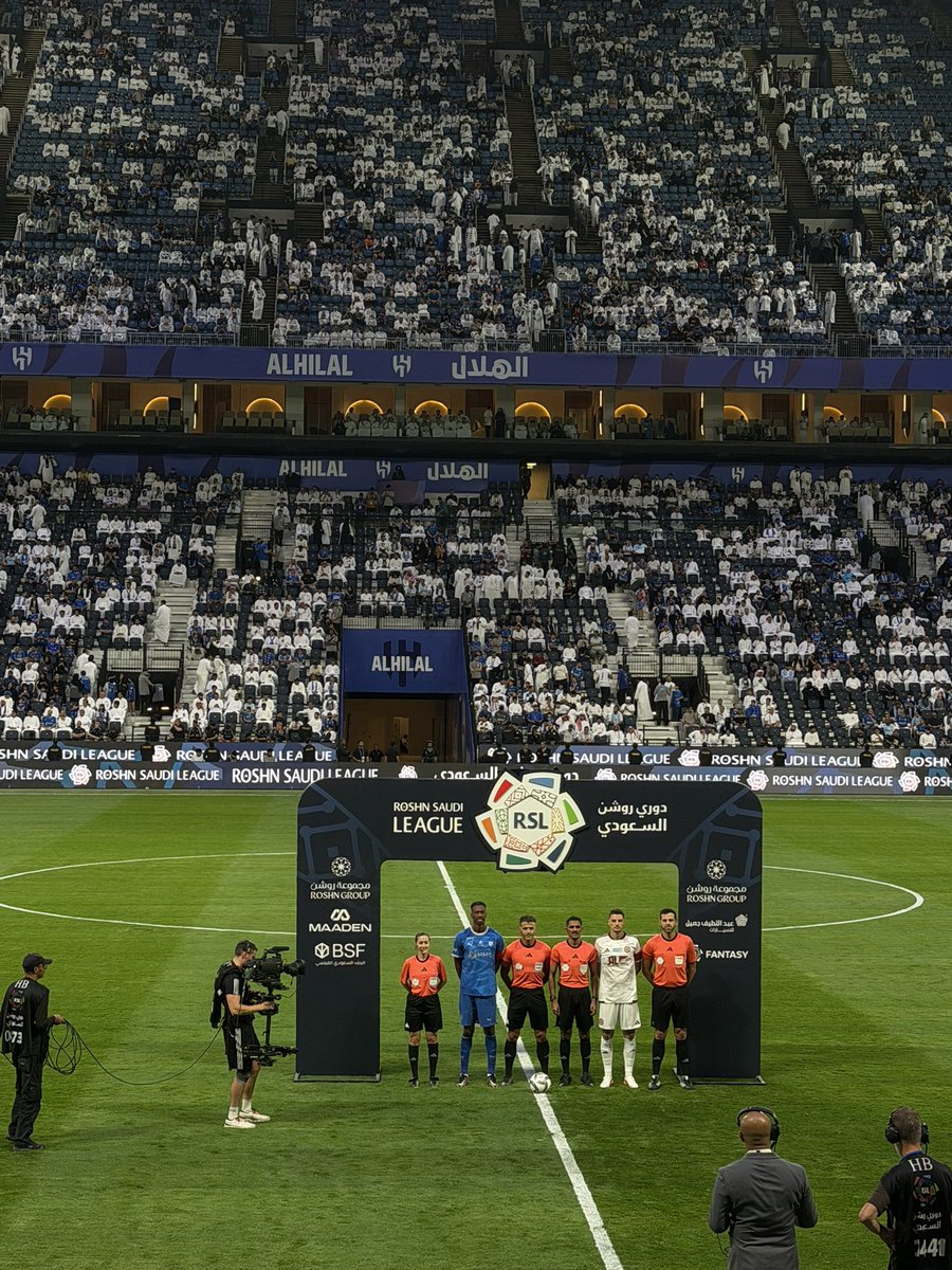 L1hfc2's tweet photo. حضرت اليوم اول مباراة للهلال بالموسم بدعوه من الراعي الجديد @reefperfumes 💙

للامانه أنا احترم جداً الراعي اللي يكون قريب من الجمهور
ريف منذ رعايتهم للهلال وهم مقدمين هدايا للجمهور وخصومات وفوقها وزعوا تذاكر مجانيّة لاجل الحضور

شكرا لكم والله يعزك يا اعظم راعي @reefperfumes 💙 https://t.co/mIsn613SCQ