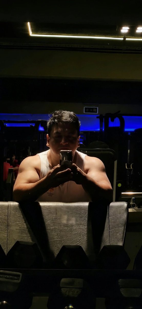 GastonMaurin's tweet photo. #gimnasio #viernes https://t.co/Dlu02k74JM