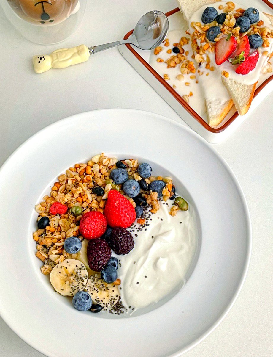 Trippieguy1's tweet photo. Just tried the new wild blueberry oatmeal! Bursting with juicy flavor, no added sugar, and keeps me full all morning. Total breakfast win ， https://t.co/cFcvJeR02U