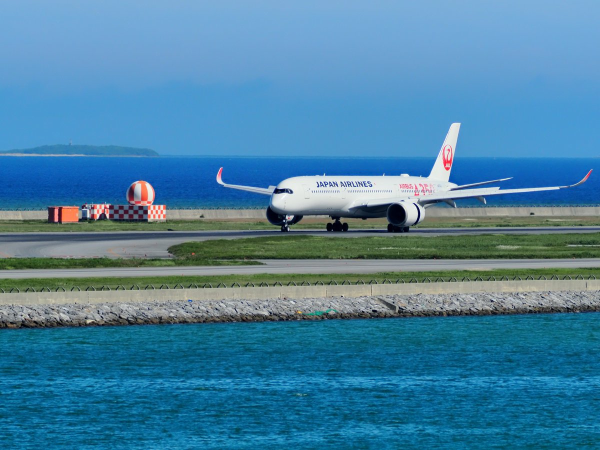 🛬 JA01XJ A350-900 #JAL #日本航空 #沖縄 #瀬長島 #ウミカジテラス