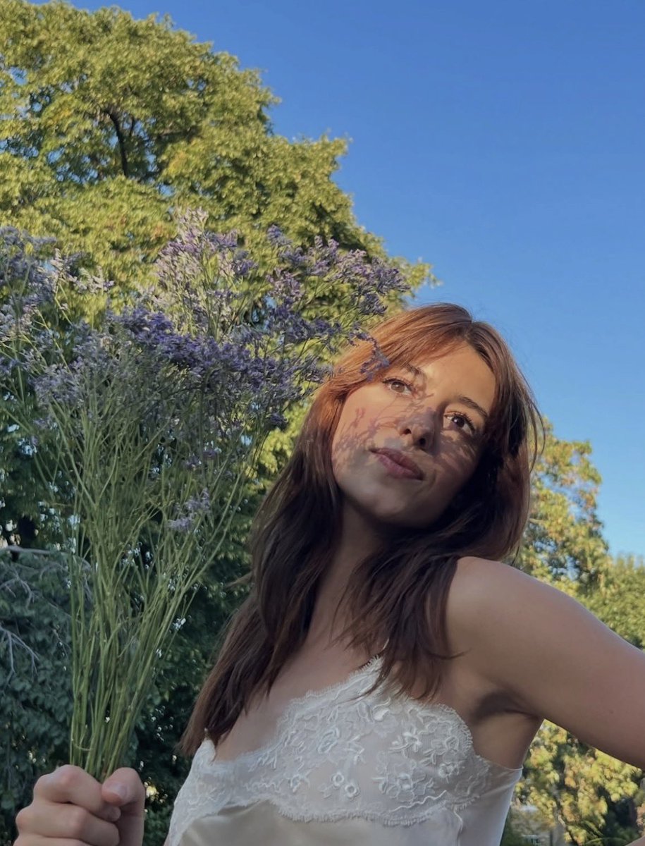 FilmUpdates's tweet photo. Daisy Edgar-Jones stuns in newly shared pictures. https://t.co/FARzds19uM