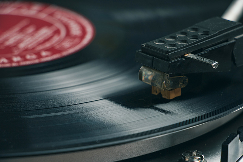 simplicio_sy's tweet photo. Lost in the soft hum of vinyl records, every crackle feels like a little piece of timeless magic spinning right here. https://t.co/K81DLPF6dS