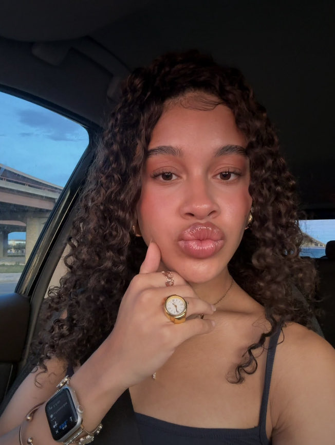 LIPSnBADDIES's tweet photo. https://t.co/c8zrz2F34u