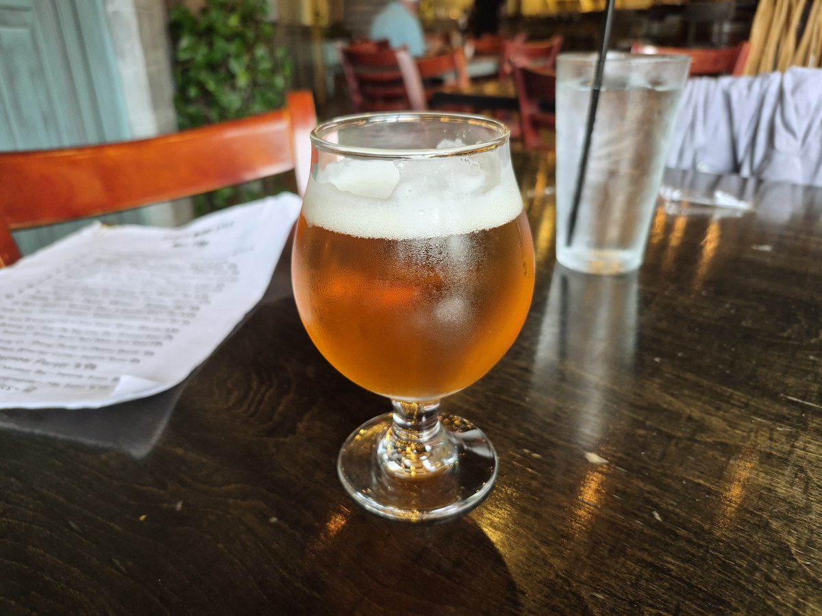 scottvillers's tweet photo. #drinkcheck #ilbeer @MoodyTongue "Juiced Lychee" IPA https://t.co/ZrfAknDwkh