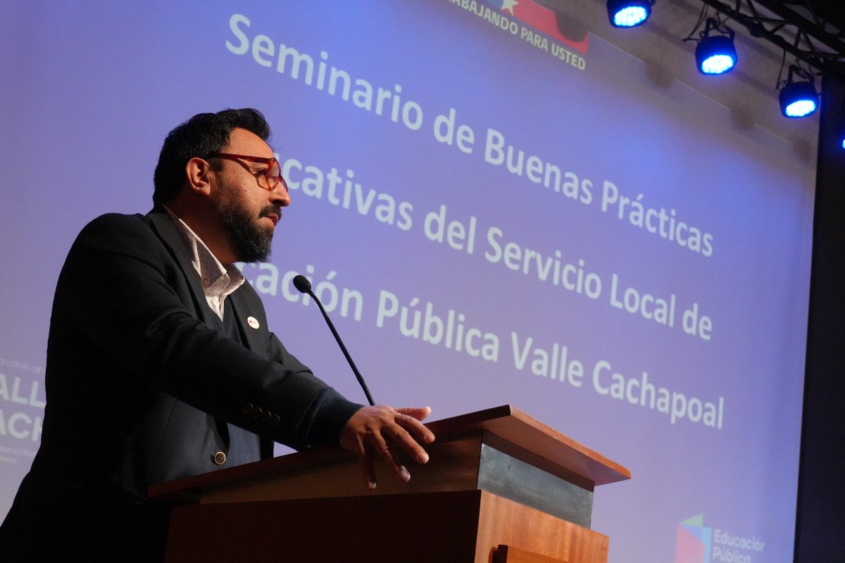 jelorca's tweet photo. Cerramos esta semana compartiendo algunas imágenes de nuestro Seminario de Buenas Prácticas en el @edu_vcachapoal Todas y todos, construyendo Educación Pública desde nuestras comunidades educativas 👩🏻‍🦱🧒🏻👧🏻👶🏻👨🏻🧔🏻👩🏻 https://t.co/8zkIdQfxXm
