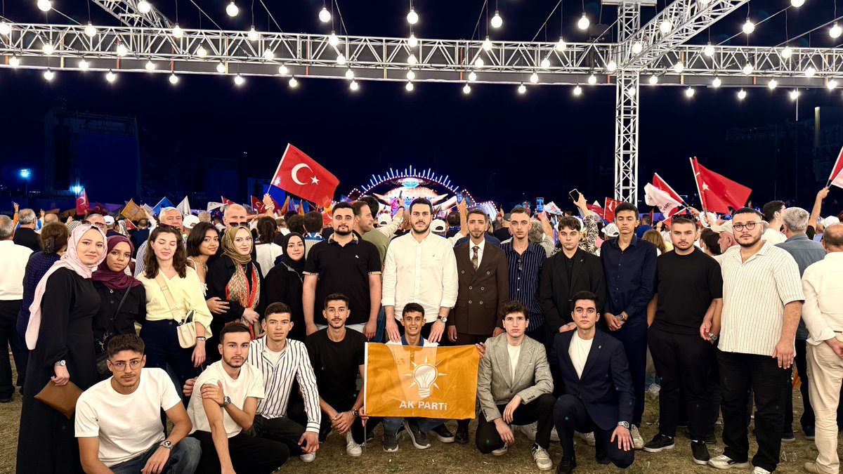 Akgencbevler's tweet photo. 25. Yıl Hatırası

📍 Ankara https://t.co/RSxGloweNQ