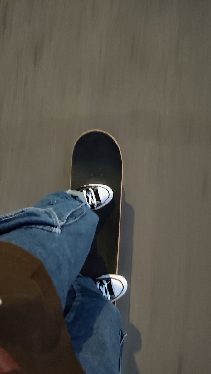 Scarltspeed's tweet photo. Went out skating come say hi if you see me https://t.co/2DVKqWGc9H