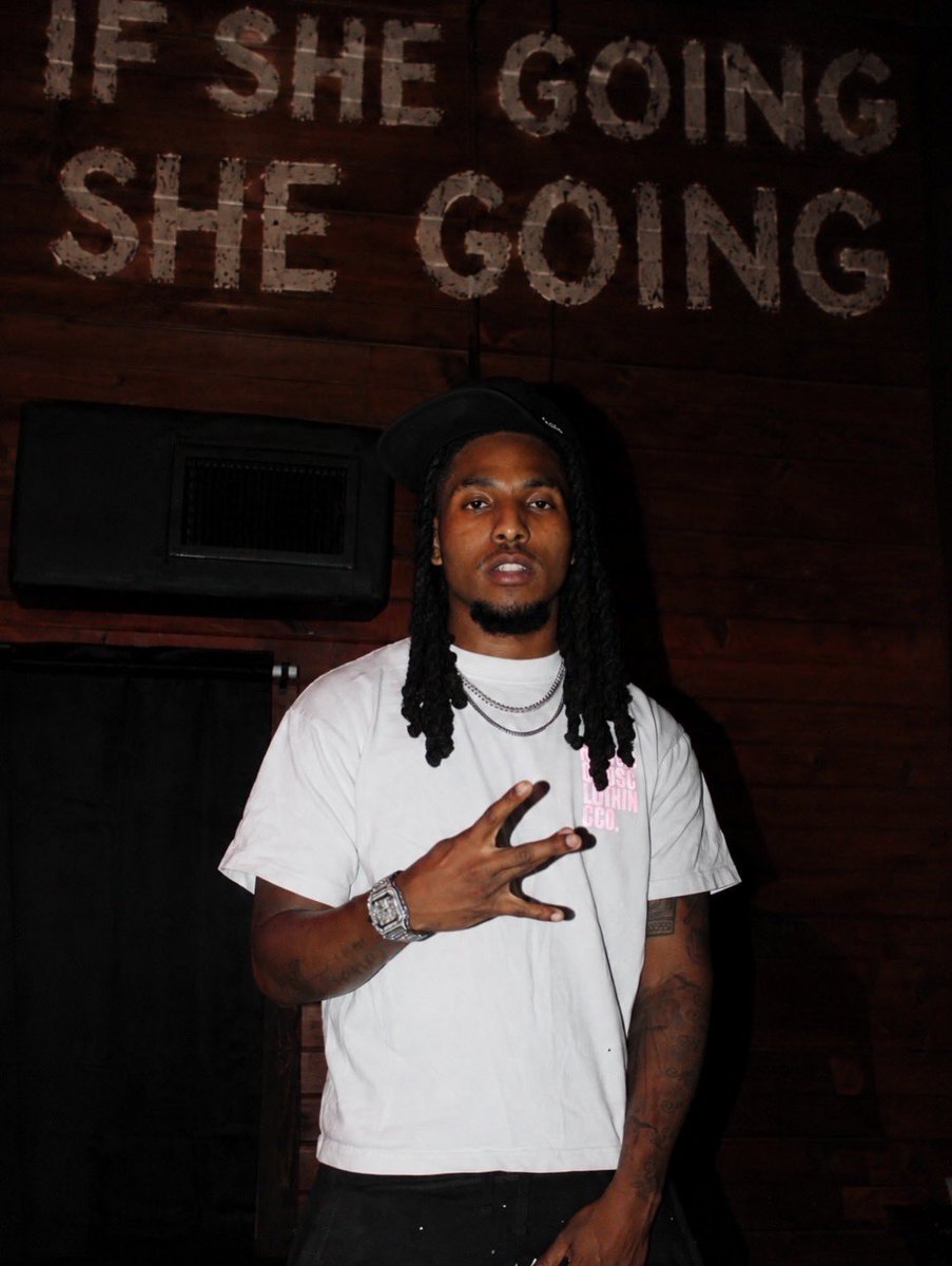 Telly2livee's tweet photo. IF she going she going #fwtx #atx #viral https://t.co/CKGML93MXI