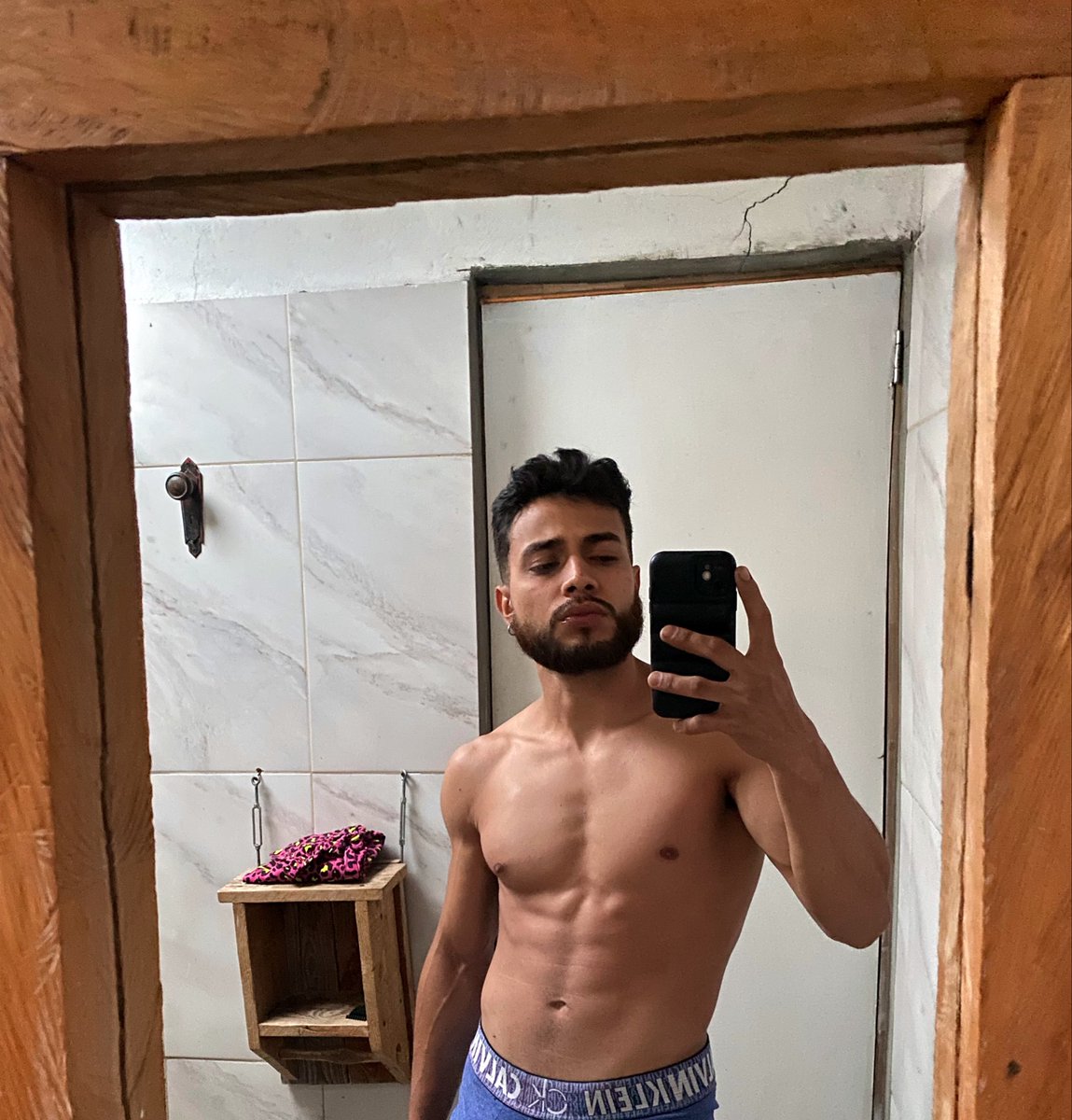 VrMharold's tweet photo. ¿Curiosidad o peligro?
Creo que depende de quién se atreva a descubrirlo…🖤😏 https://t.co/jl98ke2mGR