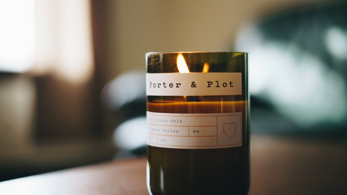 AlexD45727037's tweet photo. Turn old glass jars into cute candle holders! Add some fairy lights u0026 a ribbon—zero waste, huge charm ， https://t.co/04rTfiglUl