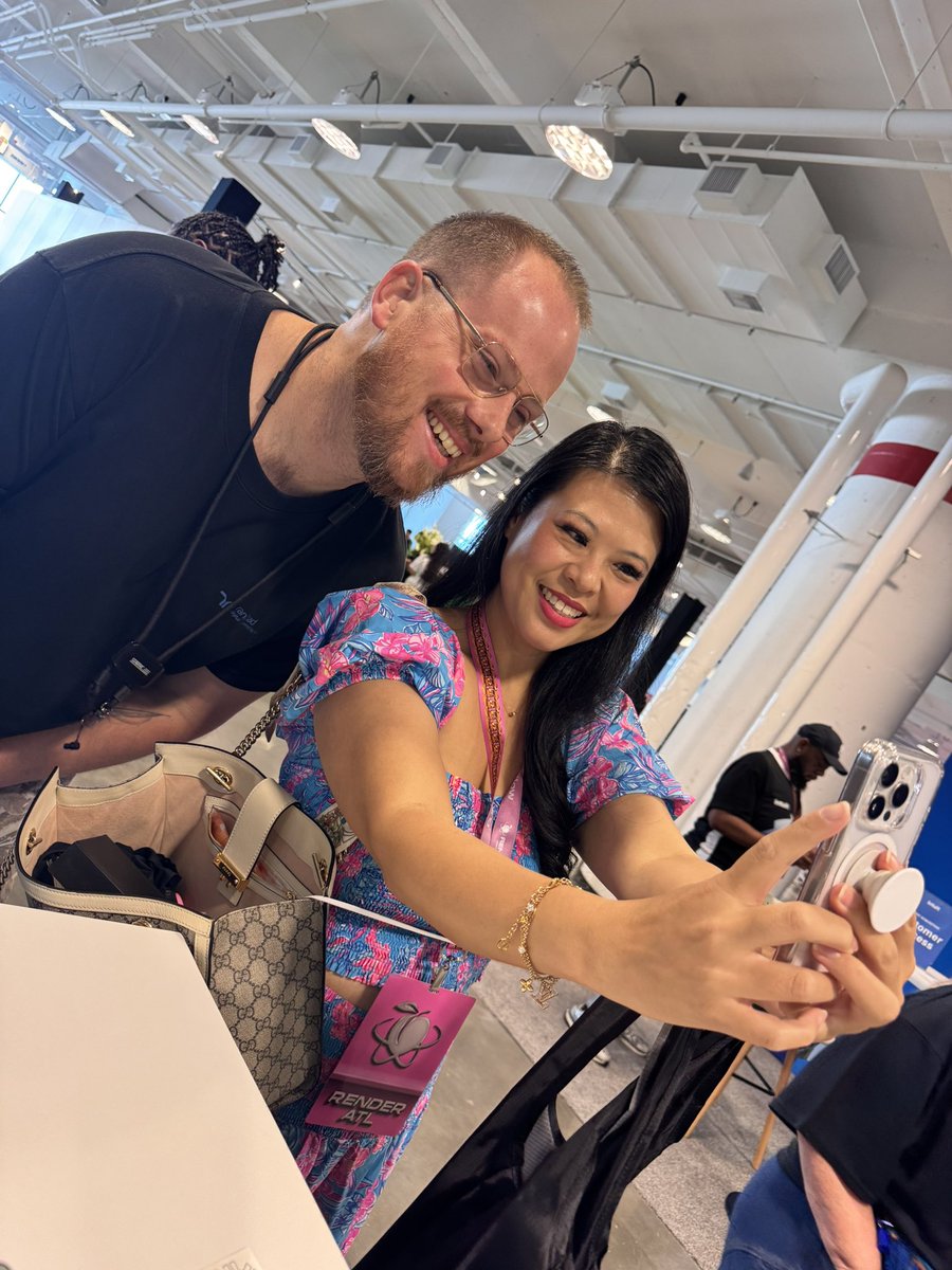 RoxanaCodes's tweet photo. Thank you for the cool fidget toys, @lifelongdev! It was great meeting my first workshop guest IRL! And always great to see @adityaoberai! The @RenderATL queen herself - @msbrianaholmes, and the selfie queen, @ladyleet!
#renderATL https://t.co/FoaXDEaTog