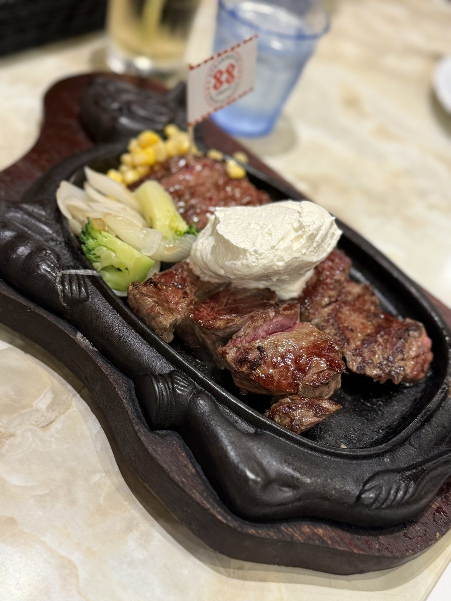 love_dol's tweet photo. 昨日はA&amp;Wとステーキハウス88に行ってきた！どちらも美味しくて至福の時だった😆 https://t.co/aYWQrmsMGQ