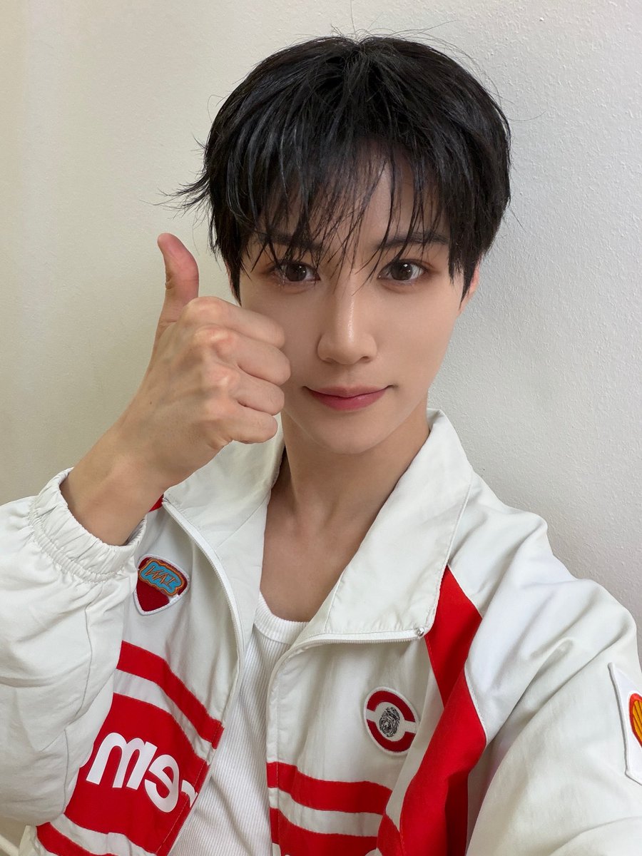 LUN8_members's tweet photo. [#이안]
런던 오늘 하루 최고였어요🔥
다음에 꼭 또 만나요 사랑해요🫶

#루네이트 #LUN8 #Ian https://t.co/aq42HzPVwK