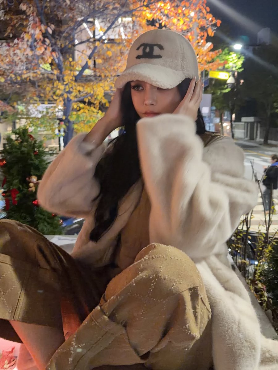 lienhsial3bt's tweet photo. .
我的韓國唸書之行待續～
（還有很多照片還沒發，
目前預計明年初才會回韓國繼續唸書。）

當時，真的很迷惘，日夜等官司。
直到朋友一句話點醒我，
才決定到一個沒人認識我的地方唸書、走走。

當時有幾個選擇，
但是因為決定的很急促。
所以最終是韓國啦！ https://t.co/rxjPAbUy5O