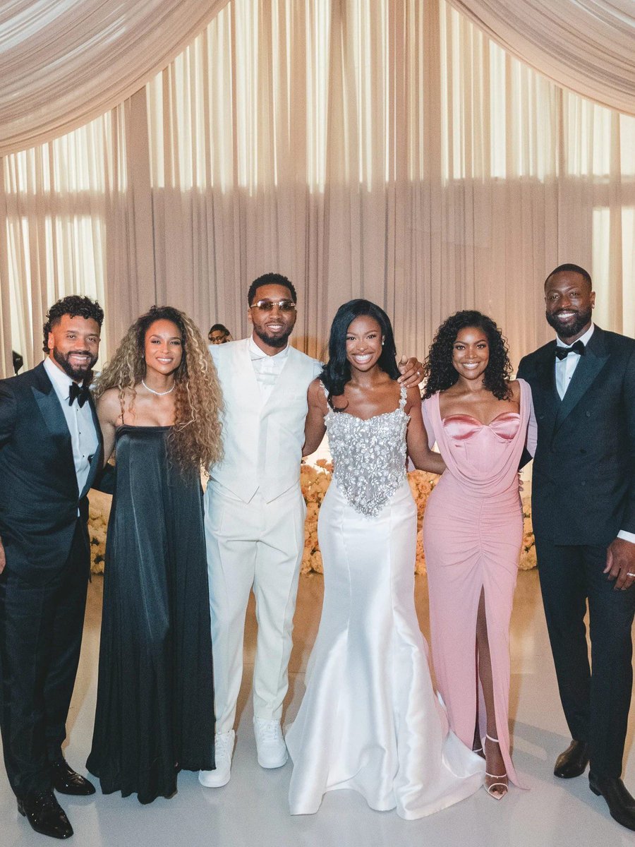 CiaraSquad1's tweet photo. The Wilsons, The Mitchells, The Wades. https://t.co/AILXWLbSaz