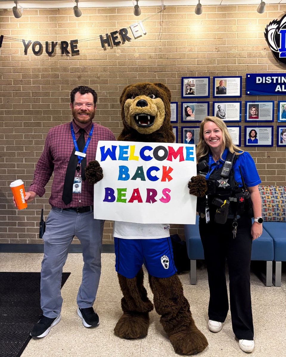 LZdistrict95's tweet photo. Welcome back to school, District 95! We've had an awesome first two days with students, and it's only the beginning. This year students will grow in curiosity, become more resilient, learn new skills, dream big dreams, work on making them a reality, and so much more. We're so excited to see what the future holds. Let's get to it, District 95!

#Empower95 #DreamBig95