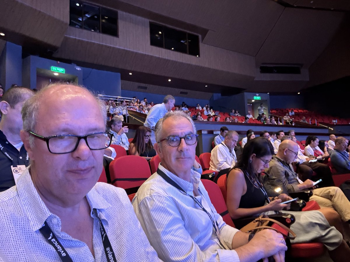 purrutia21's tweet photo. Fueron tres días del Congreso de la @ANDI_Colombia en los que el empresariado habló sobre el trabajo mancomunado con el gobierno que nos queda por delante para avanzar, y en paralelo atender la emergencia causada por el terremoto. https://t.co/FCgKqoGw7k