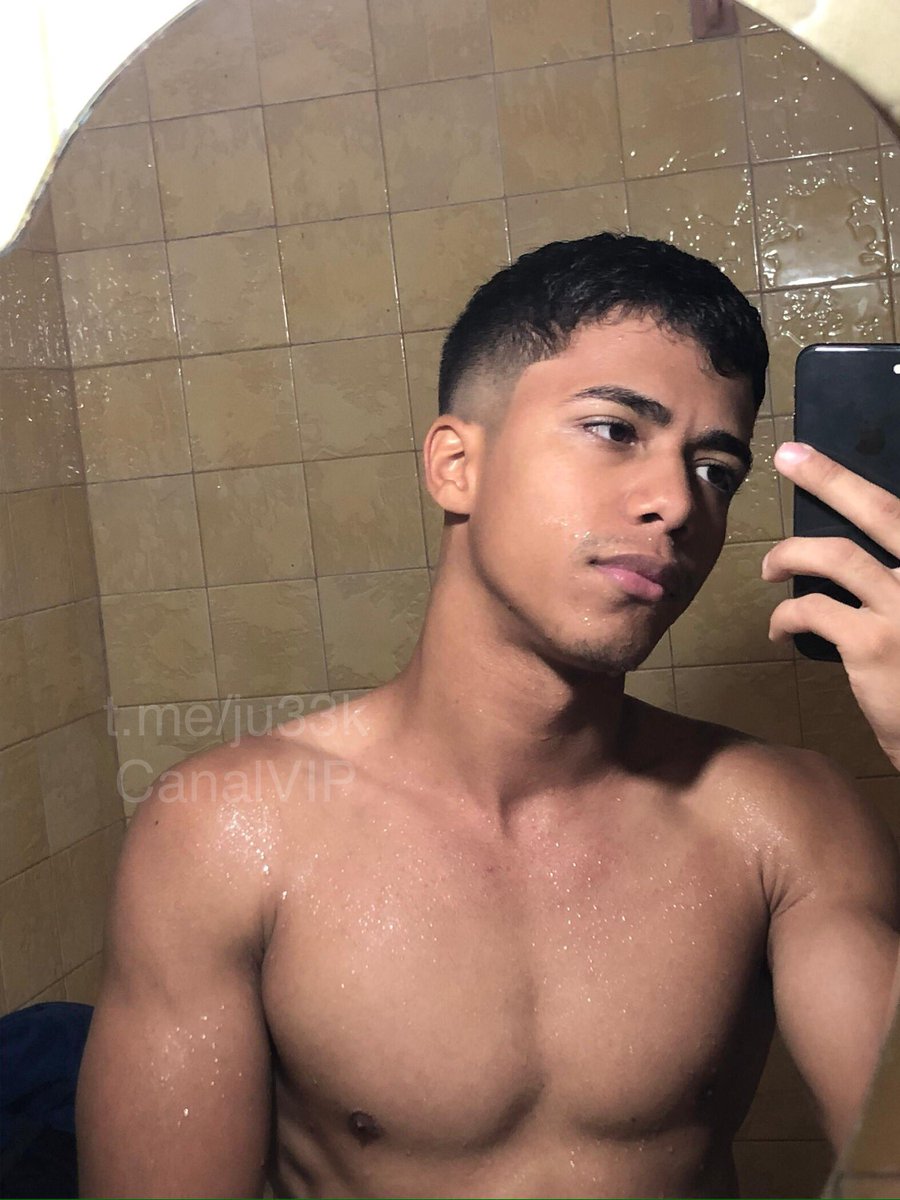 MachoBaits2027's tweet photo. Más de él y todos sus regueros de leche en los links 🥵👅 lleno de machos calientes y deliciosos ⬇️🔥 

🟣 https://t.co/uqVysX5mNQ 🍆

🔵 https://t.co/1Q8kBC9YHB  Canal VIP 

#heteroengañado #heterosengañados #vergon #str8 https://t.co/fL473Ba14L