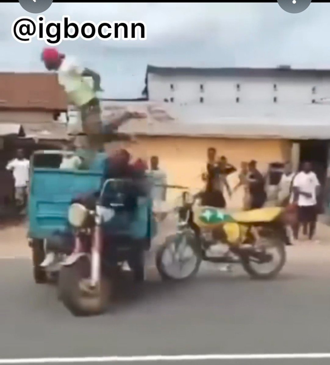 anyenmor_'s tweet photo. @igbocnn2455 Crazy 🤣 https://t.co/KNGzTr3oYC