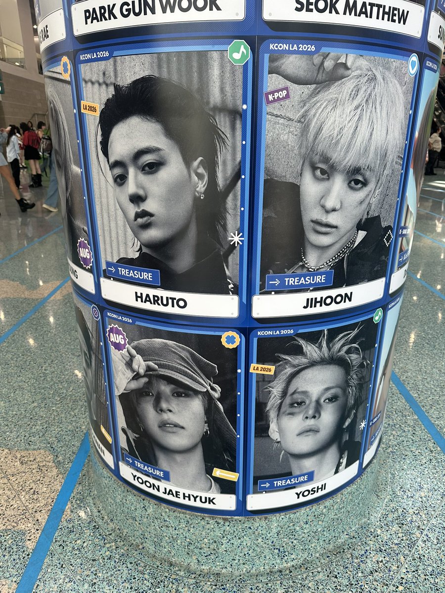 jikyuhun's tweet photo. some of the posters for treasure at kcon la on the columns! they’re so cute i love that they do this every year https://t.co/BBvT3muRyH