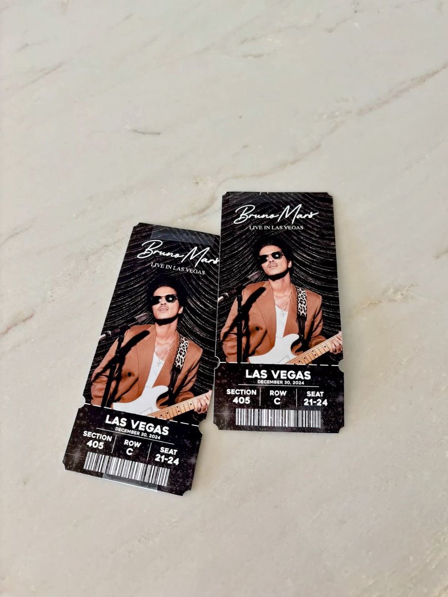 KaceyKay34's tweet photo. I got tickets which it would like to sell cause I got them from a friend https://t.co/W0TOdJamLd