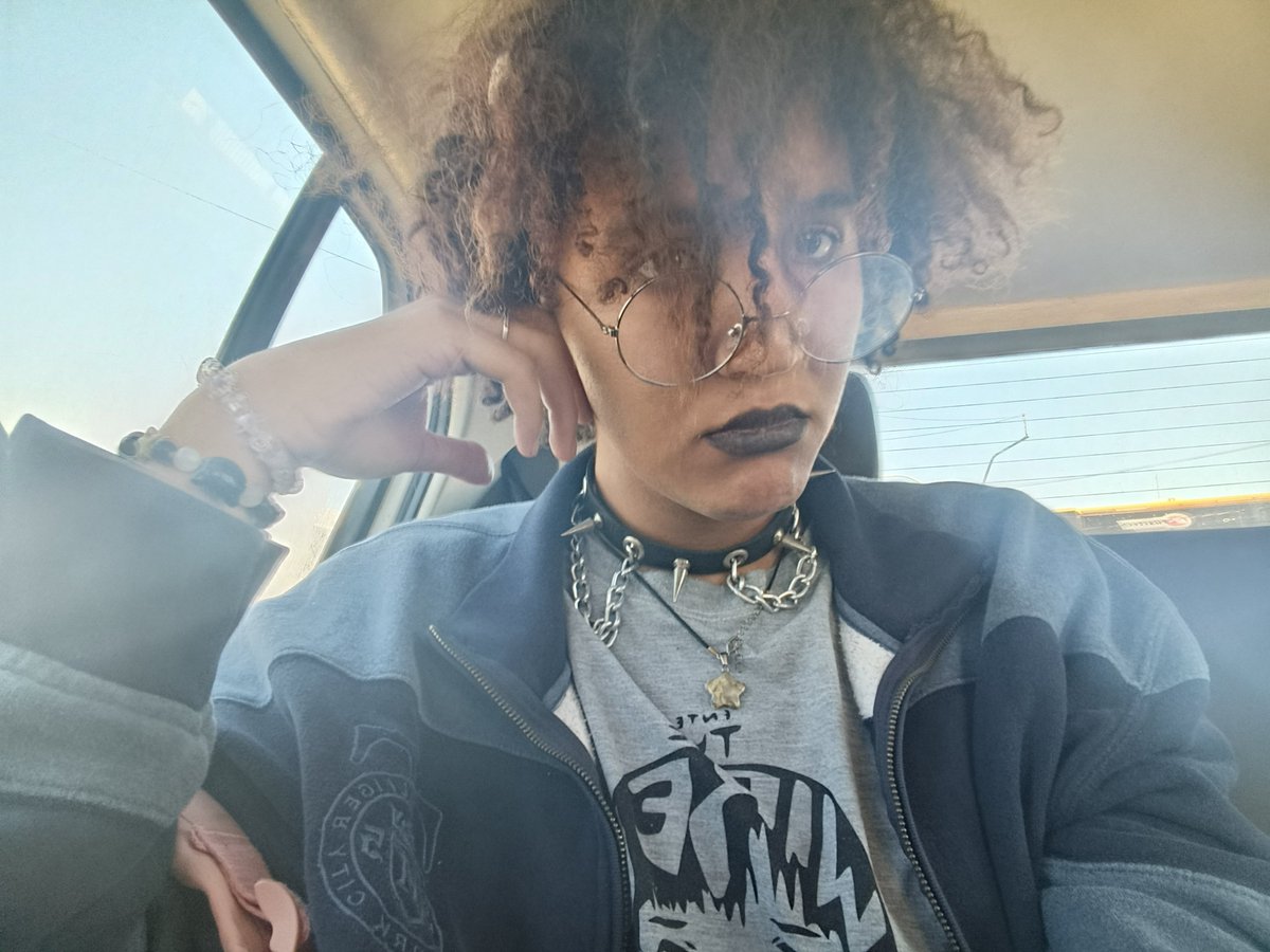 lykaveils's tweet photo. ah minha filha vc ta de sacanagem né https://t.co/ZuYXYGOrUs