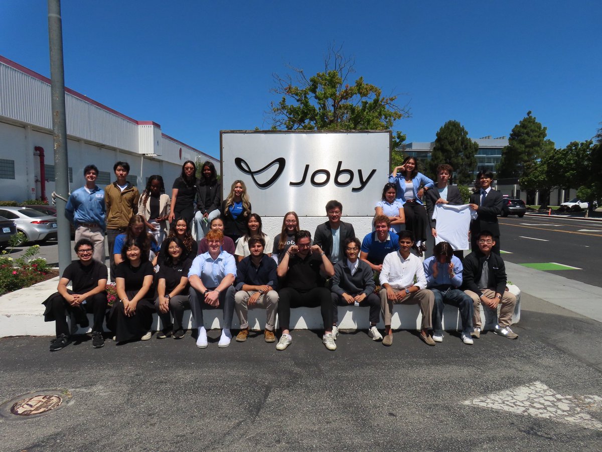 oliwalkerjones's tweet photo. Just some of our @jobyaviation intern class of 26. The future of aerospace! https://t.co/nKNdN52Qwm