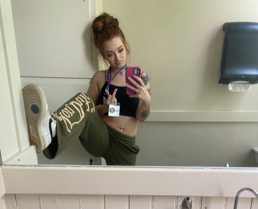 PPrincessKenna2's tweet photo. Come lick them clean loser. https://t.co/Pg4o3z4A7g