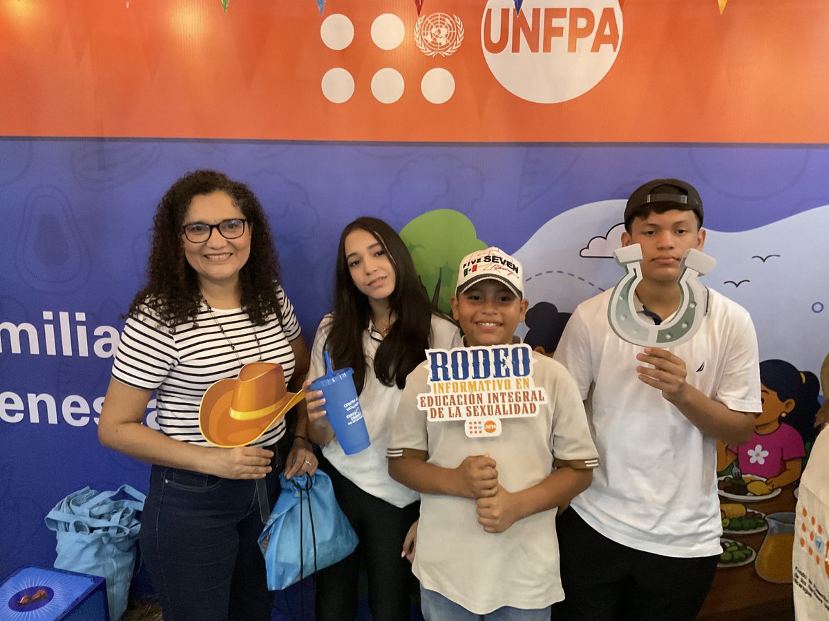 UNFPANIC's tweet photo. ¡Gracias por acompañarnos en el Rodeo Informativo sobre Educación Integral de la Sexualidad (#EIS)! 🤠✨

Durante el Festival de las Artes, Culturas y Gastronomía, compartimos dinamismo, aprendizaje e información con las familias. https://t.co/OCQUzghjDb