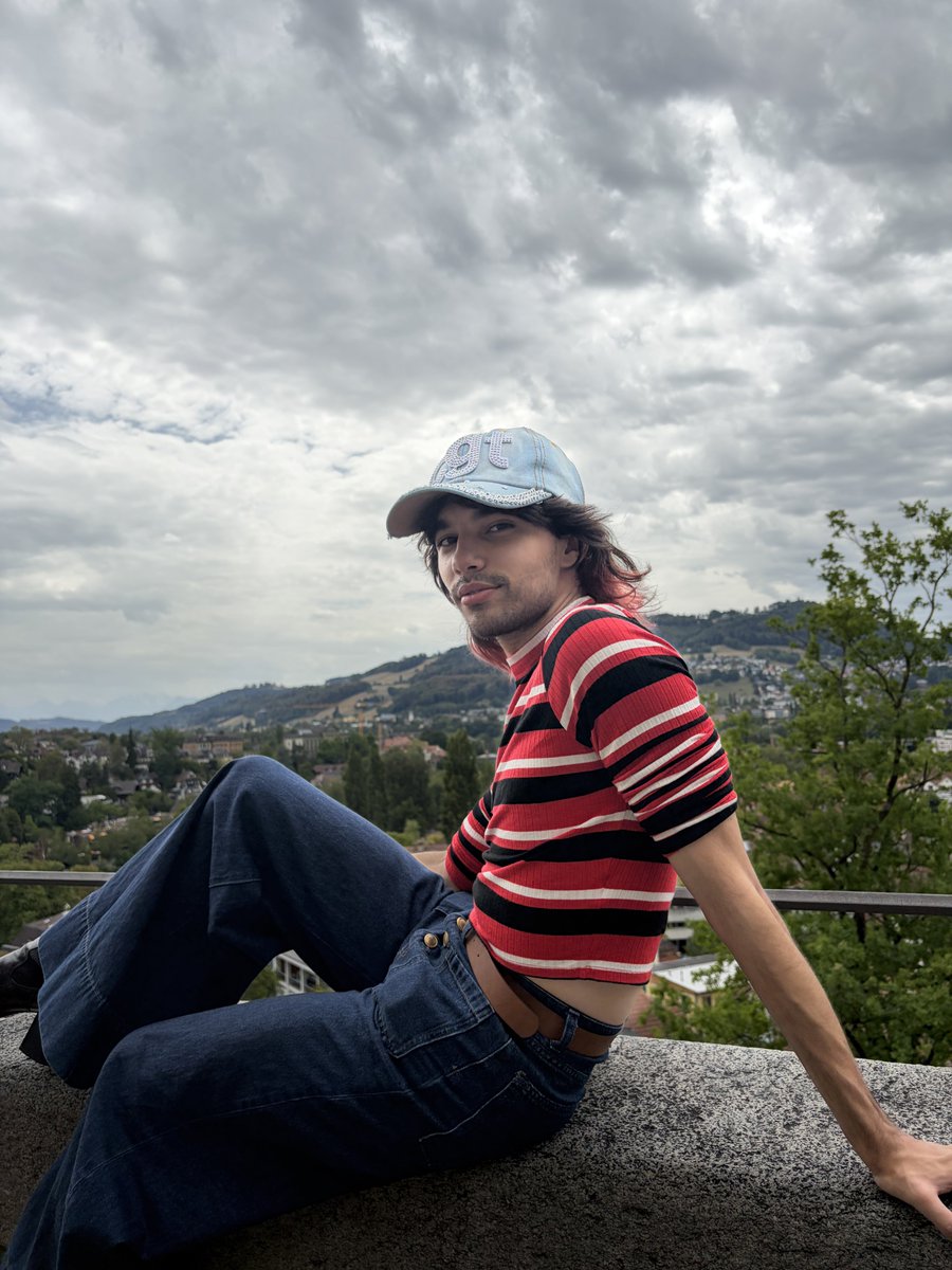 Piepo666's tweet photo. J'ai jamais mis de photos de berne mais bon https://t.co/VJire71aMA
