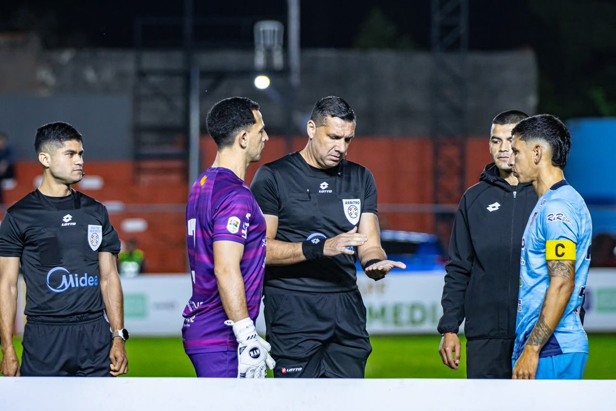 IntermediaAPF's tweet photo. ⏱️ 12’

➡️ #FernandoDeLaMora 0
➡️ #BenjamínAceval 0

📆 Fecha 19.

#IntermediaAPF 🟠🟢 https://t.co/9AqjtjwwO2