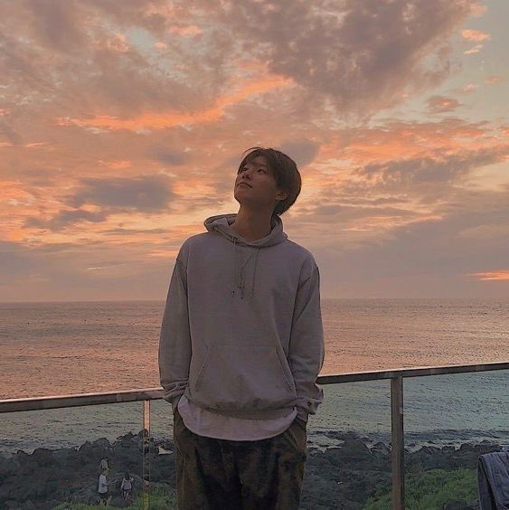 daum_chaser's tweet photo. 오렌지빛하늘묻어있는 조승연이라는피사체
그야말로 극락🌅 https://t.co/dH9chkcSbn