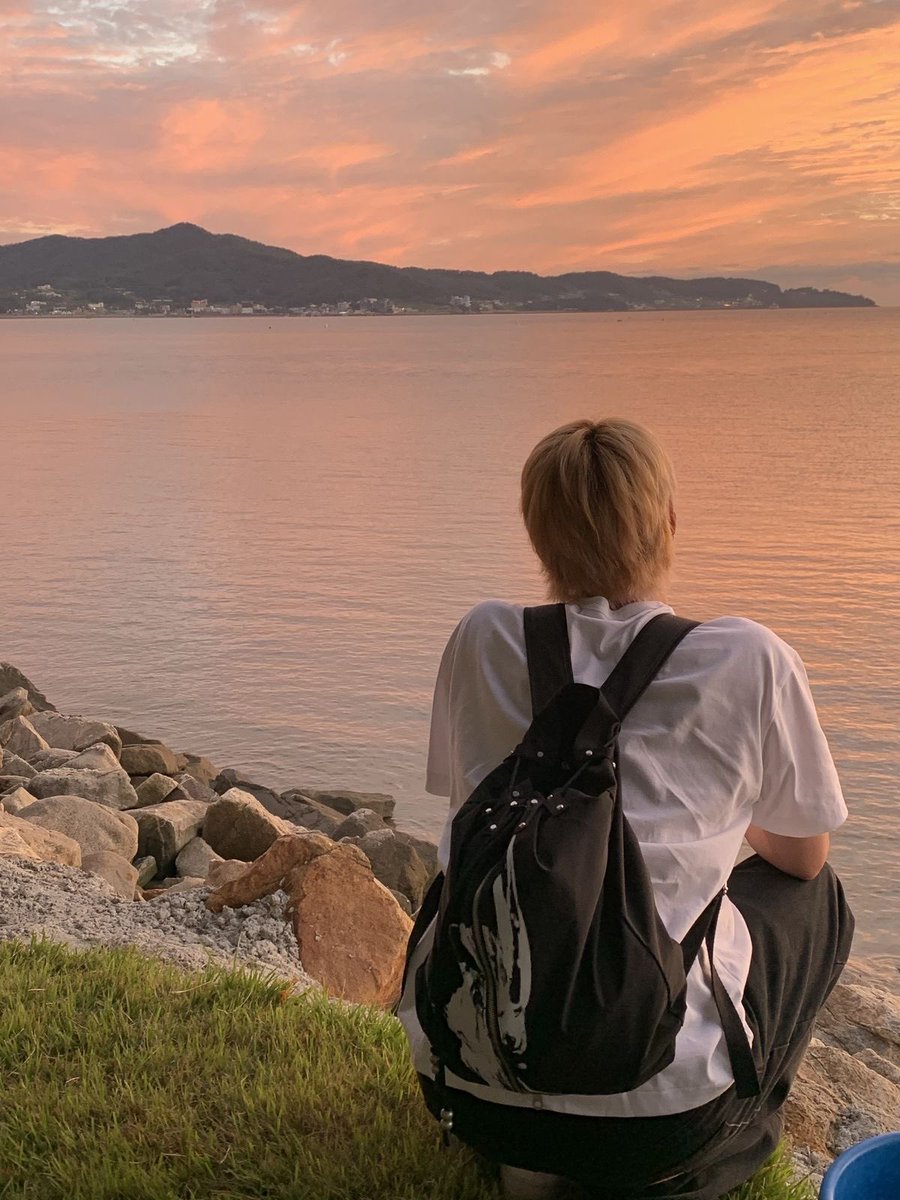 daum_chaser's tweet photo. 오렌지빛하늘묻어있는 조승연이라는피사체
그야말로 극락🌅 https://t.co/dH9chkcSbn
