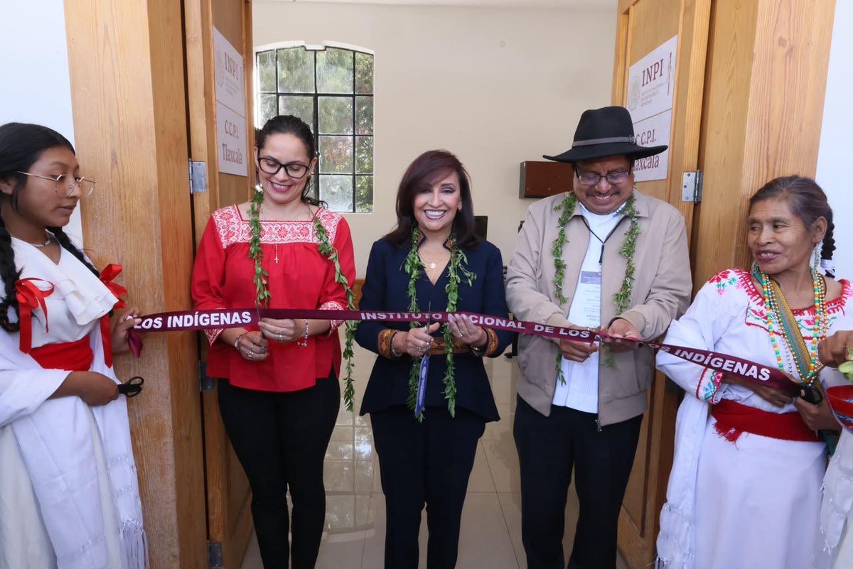 DEELAYUUK's tweet photo. ¡La estructura territorial del @INPImx es un instrumento que está al servicio de nuestros pueblos desde todas las regiones indígenas de México!

Cumpliendo con la encomienda de la Presidenta @Claudiashein, hoy abre sus puertas e inicia operaciones el Centro Coordinador de Pueblos Indígenas (CCPI) en la ciudad de Tlaxcala, donde se dará atención integral a los pueblos Nahua y Otomí de esta entidad de la República.

Agradezco de corazón a la Lic. Lorena Cuéllar Cisneros (@LorenaCuellar) por darnos un espacio digno para establecer las nuevas oficinas del CCPI y por su decidida cooperación para reconocer y hacer justicia a los pueblos originarios de Tlaxcala. 

¡La nueva Ley General de Derechos de los Pueblos Indígenas y Afromexicanos será la piedra angular para construir un nuevo marco institucional que garantice la justicia, el bienestar y la dignidad de nuestros pueblos!