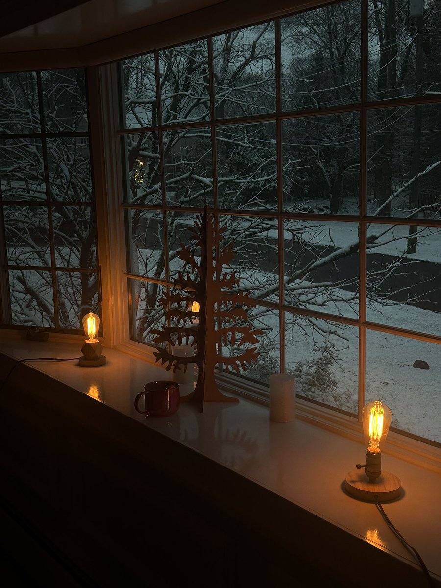 strainlessbulbs's tweet photo. @DrJackKruse Dr. Kruse,

Our small family business with incandescent light bulbs would love your help.

We ship internationally. Thank you. https://t.co/1nXZsZSkME