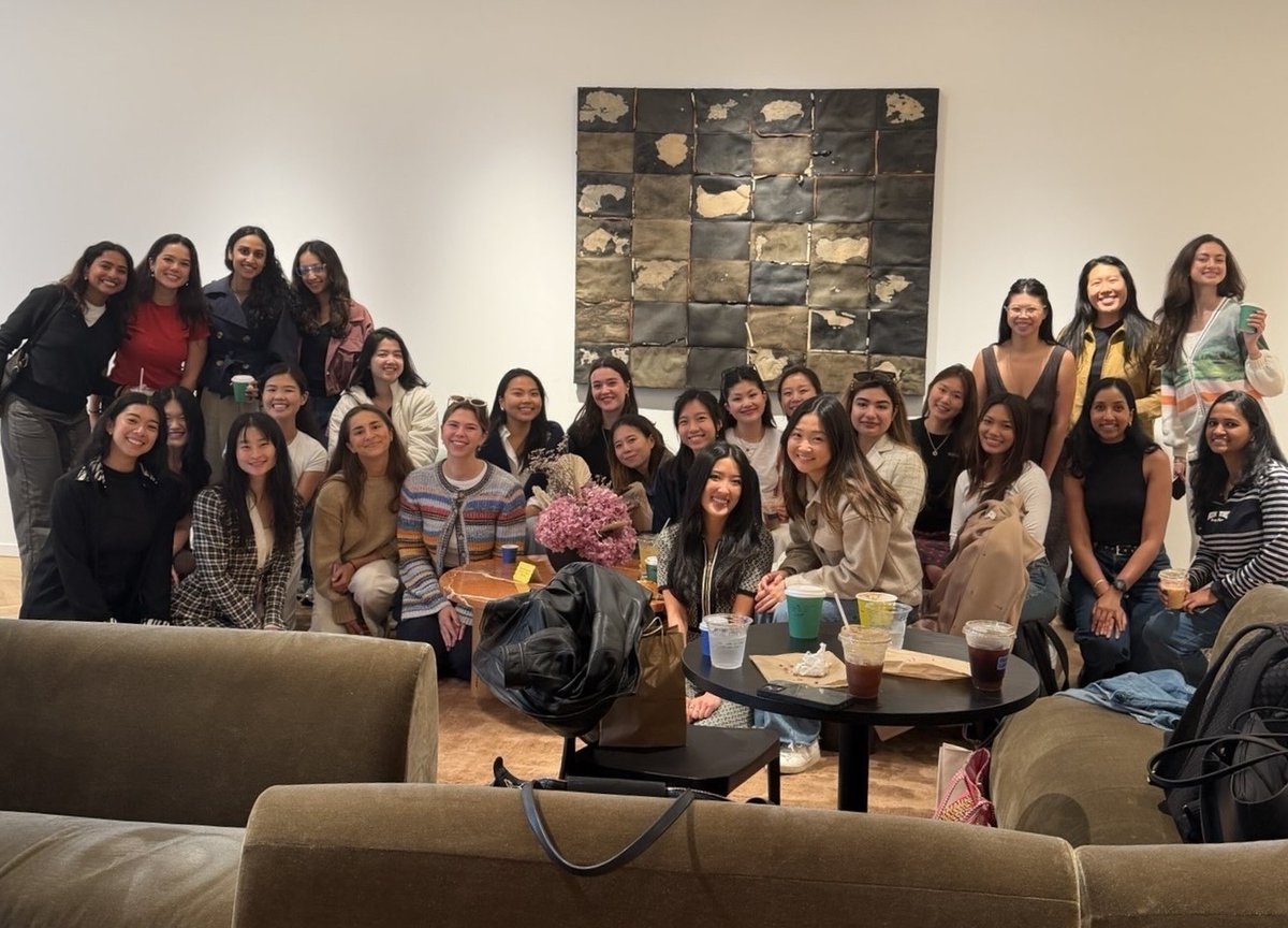 MegHildreth's tweet photo. chocolate croissant + passionfruit cold brew + convos with my girls in growth = the perfect morning https://t.co/2sp7o3wCXL