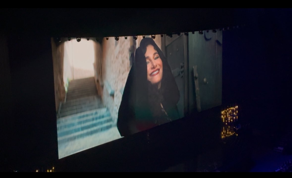 KathrynHahnFans's tweet photo. FIRST LOOK AT KATHRYN HAHN AS MOTHER GOTHEL IN TANGLED https://t.co/PIDXdRX4k8