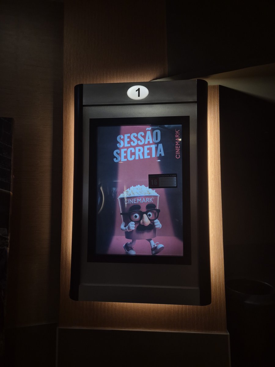 PoYnPoing's tweet photo. Dia de sessão secreta na cinemark e eu errei todas as minhas apostas de qual filme seria. https://t.co/jjeCUhKUIs