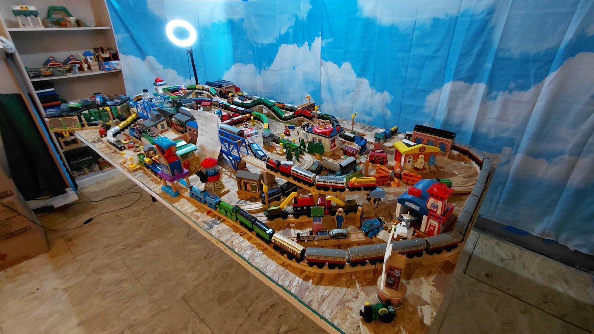 MrBrainzz1406's tweet photo. doing a meetup with @Just_ted2 and we built a layout 
layout tour video soon https://t.co/B4zgBntv7Q