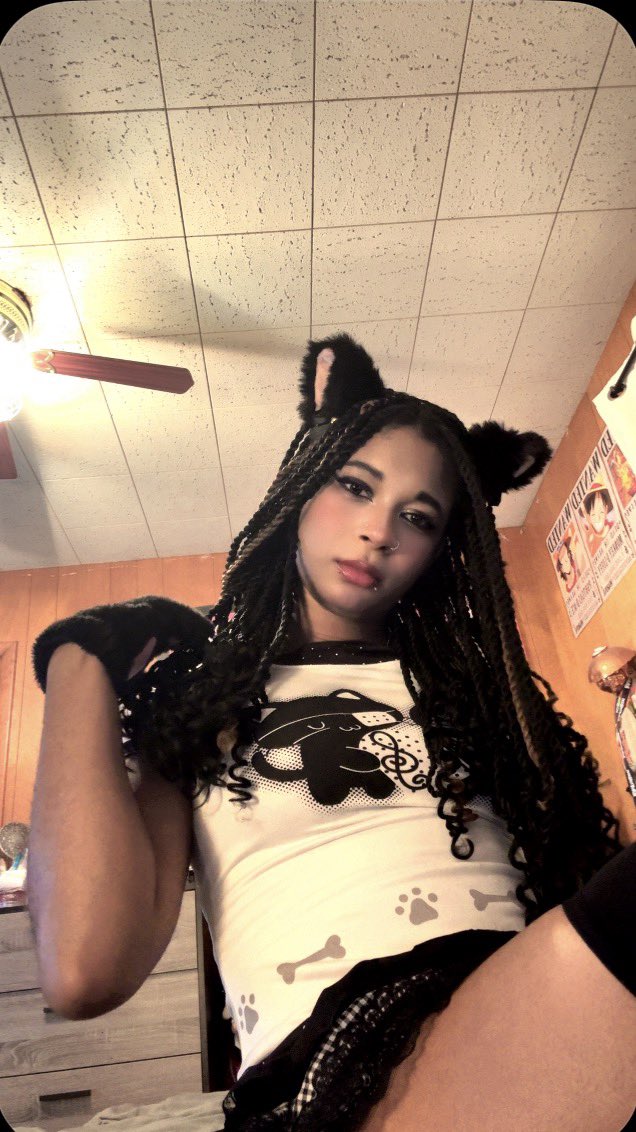 _rottenmilk0's tweet photo. I’m the cutest~ 
Come serve me
#nsfwtwt #nsfw #sex #kitty #catgirl #goonette #findomm #camgirlِ #pawsocks #gooner https://t.co/3a5dUy1cxm