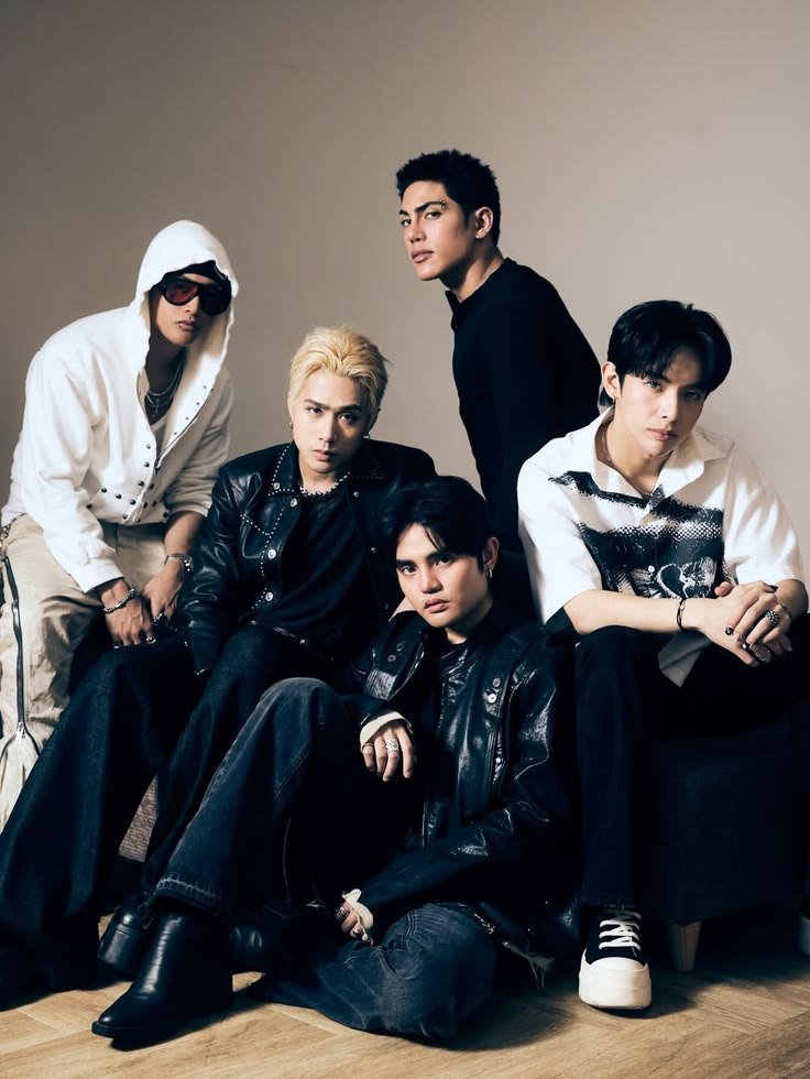 SB19_ATINph's tweet photo. If someone asks you why you stan SB19, anong 3 words ang gagamitin mo to describe them? 📝

SB19 TOKYO DRIP
@SB19Official #SB19
#SB19atSummerSonic_Tokyo https://t.co/5nUqSNSDW4